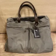 超希少TUMI Alphaコンパニオン　トート　ベージュ　ヘルメット　ビジネス 2026年最新】tumi コンパニオン トートの人気アイテム - メルカリ