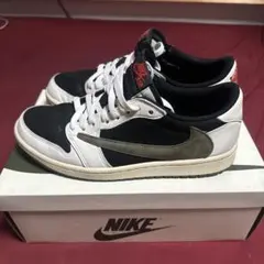 Travis Scott × Nike Women's Air Jordan 1のサムネイル