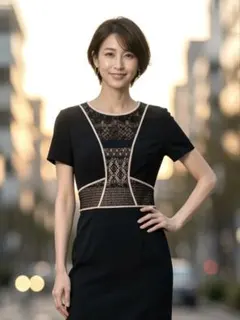 【即日発送】美品 BCBG ワンピース 半袖 ひざ丈 タイト レース 4 Mのサムネイル