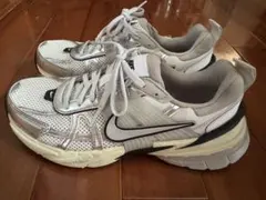 ナイキ V2K ラン ウィメンズシューズ