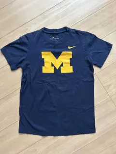 Nike Mロゴ【ミシガン大学】プリント Tシャツ Mサイズ ネイビー