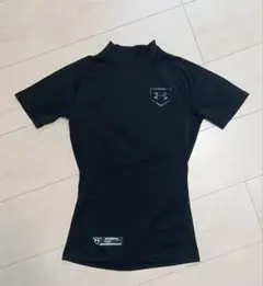 アンダーアーマー　アンダーシャツ　半袖　黒　YLG