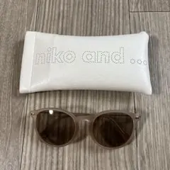 niko and... ニコアンド　JINS コラボ　サングラス　ケース付きのサムネイル