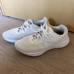NIKE ホワイト スニーカーWレボリューション　24.5cm