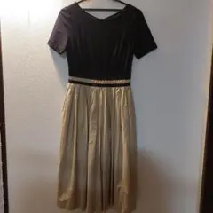 STRAWBERRY-FIELDS 半袖フレアーワンピース 黒/ベージュ