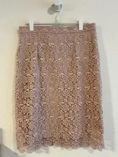 UNIQLO レースひざ丈スカート