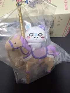 ちいかわ 香港限定 廻旋木馬 メリーゴーランド フィギュア モモンガ