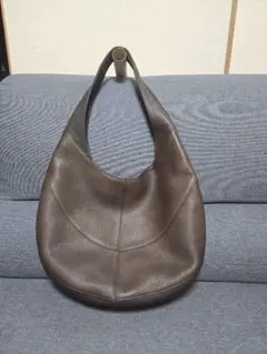 B.stuff レザーショルダーバッグ【A4収納可能　牛革コメントよりお値引き！のサムネイル