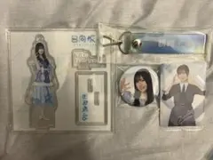日向坂46 鶴崎仁香 アクリルスタンド 缶バッジ タオルホルダー カード