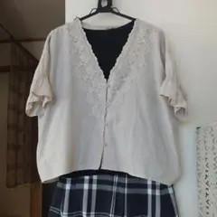 サマンサモスモス刺繍入りベージュ半袖羽織り