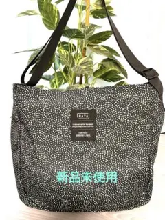 RATA ショルダーバッグ 黒と白のドット　新品未使用のサムネイル