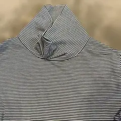 ユニクロ　トータルネック　カットソー