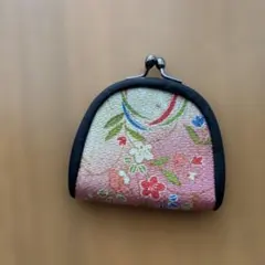 花柄刺繍のがま口コインケース