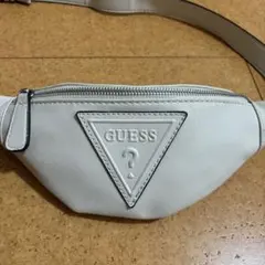新品同様　GUESS ゲス ボディバッグ　ウエストポーチ 白