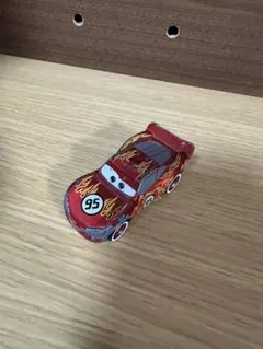 カーズトミカ　マックイーン　ホットロッドタイプ　2010