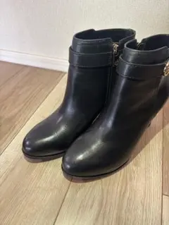 トリーバーチ　レザーブーツ