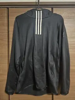 アディダス　パーカー