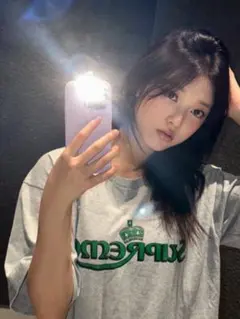 supreme crown tee newjeans ヘリン punkandyo - メルカリ