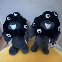 黒ミャクミャク カラビナ付きマスコット 立ち&座り（タグ付き） - メルカリ