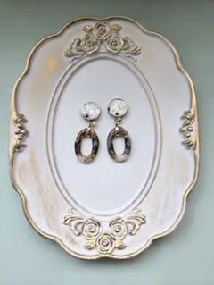 【No.34】ハンドメイドピアス　イヤリング　天然石風　レジン　黒×茶×白