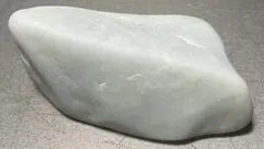 トロっとした質感の結晶煌めく海石］ 上質糸魚川翡翠海石23g ヒスイ