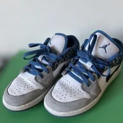 Item thumbnail for item dc125221-e593-4894-9f27-c563f513b9f3