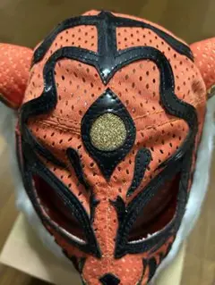 初代タイガーマスク、オレンジメッシュプライベートマスク。