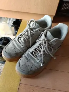 NIKE AIR FORCE 1 グレー ガムソール