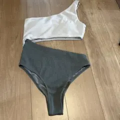 SHEIN✳︎ワンショル水着のサムネイル
