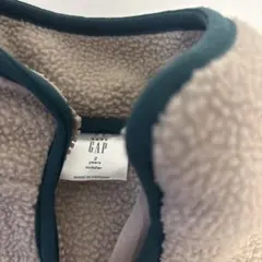 ほぼ未使用 GAP フリースジャケット 2歳用 ベージュ 95cm