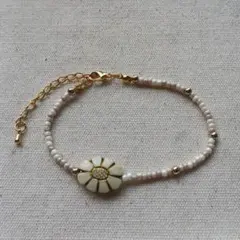 花モチーフ ビーズブレスレット