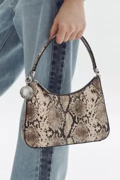 完売品✨ステラマッカートニー　H&M スネークスキンプリントハンドバッグのサムネイル