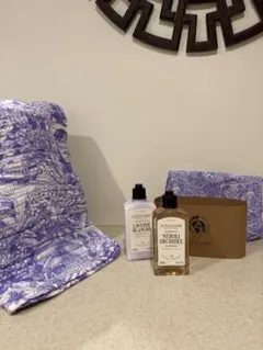 ロクシタン/ シャワージェル&ボディミルク&ポータブルブランケット3点セット