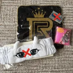 【ぱくぱく様専用】タオルとピンクのポーチの2点セット