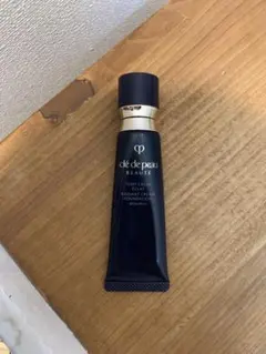 クレドポボーテ タンクレームエクラn オークル10