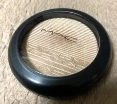MAC エクストラディメンションスキンフィニッシュ ウィスパーオブギルトのサムネイル