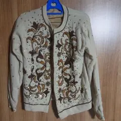 ビーズ装飾カーディガン