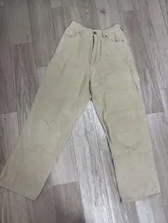 ベージュ コーデュロイパンツ