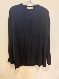 rps. ブラック プリーツ　長袖ブラウス