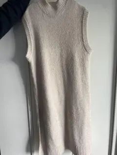 ZARA アイボリー ノースリーブ ニットワンピース