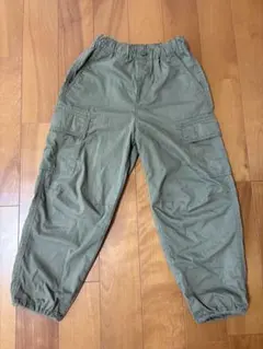 UNIQLO キッズ カーゴパンツ カーキ 130cmのサムネイル