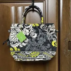 Item thumbnail for item ac9dc3b7-7435-4503-a056-4007230c8040