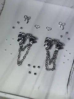 ネイルパーツ 【２】チェーン付きリボン×シルバー系