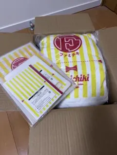 ファミリーマート 福袋 2025 グッズのみ　ファミチキのサムネイル