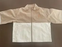 ベージュとホワイトナイロンパーカー