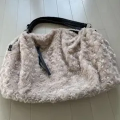 ベージュ ファー風バッグ レザー風ストラップ