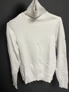 ホワイト タートルネックニット 長袖