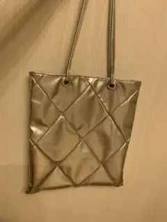シルバーキルティング トートバッグ