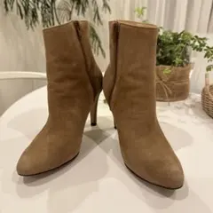 ベージュ　ショートブーツ