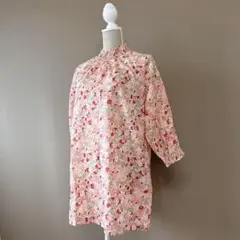 試着のみ未使用【ベルーナ】L　ピンク花柄　ハイネック七分袖チュニック　ブラウス